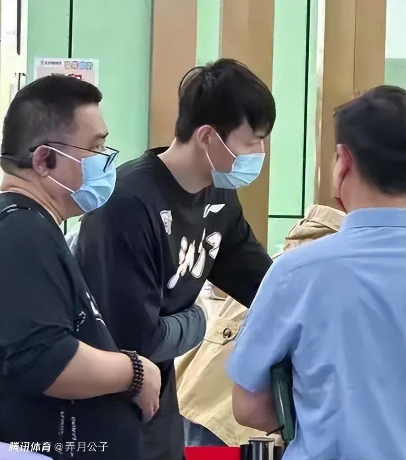 一方面是想先把海伦娜的表白应对过去，另一方面也是希望海伦娜能够全力以赴，去振兴北欧皇室。